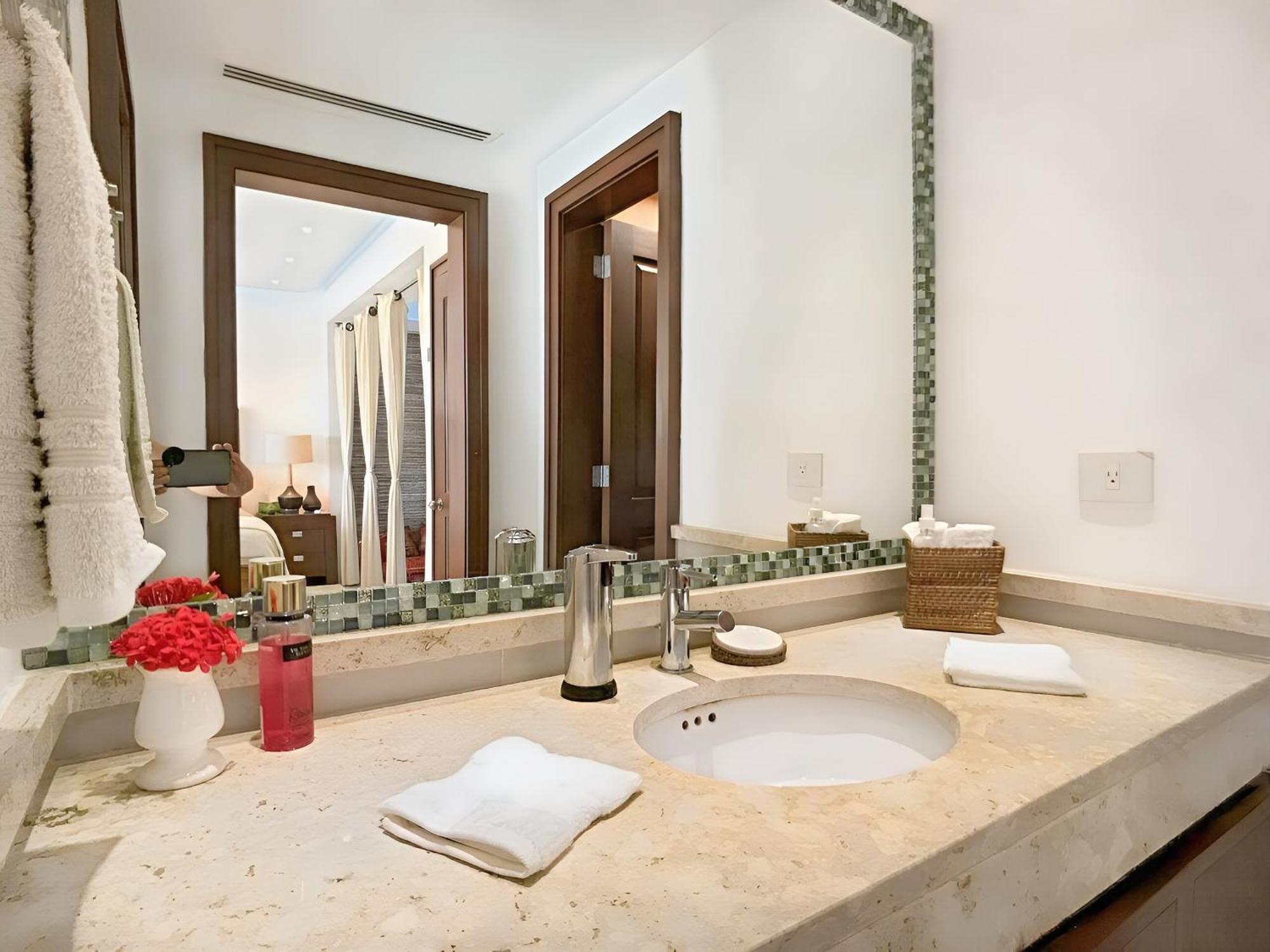 Luxury Duplex -4 Pers- 2Mn Beach&5Th Av, Pool, Gym プレヤデルカーメン エクステリア 写真